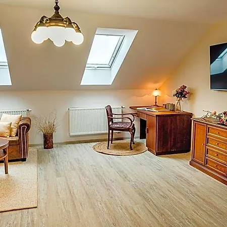 Nadstandardni Luxusni V Centru Ceske Lipy Apartmán *